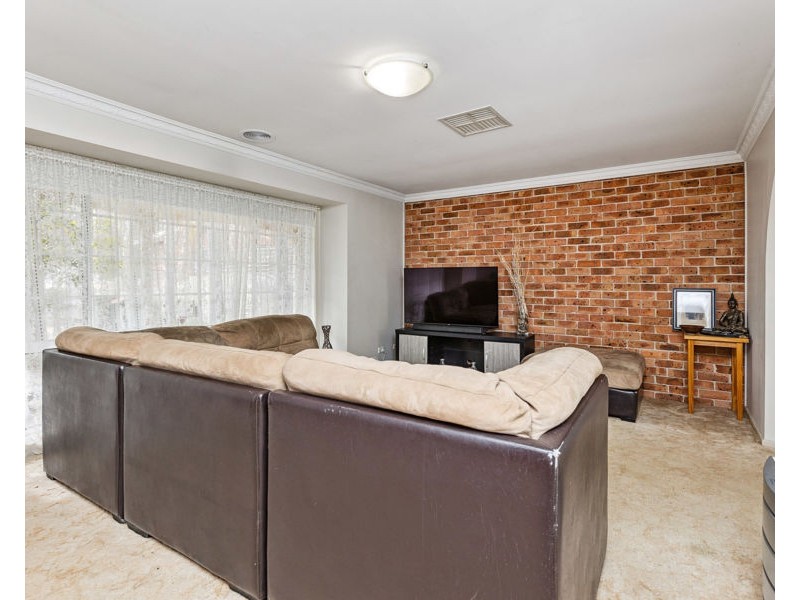 34 OLEANDER CRESCENT, Lake Albert NSW 2650