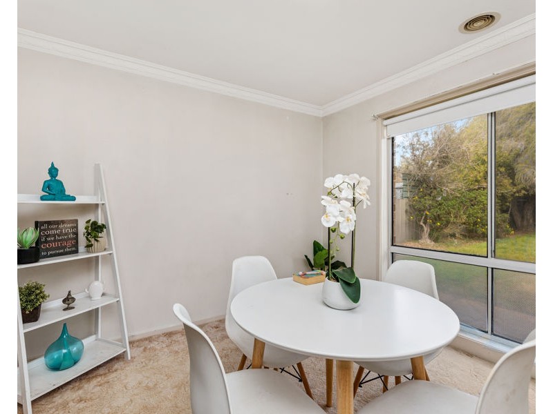 34 OLEANDER CRESCENT, Lake Albert NSW 2650
