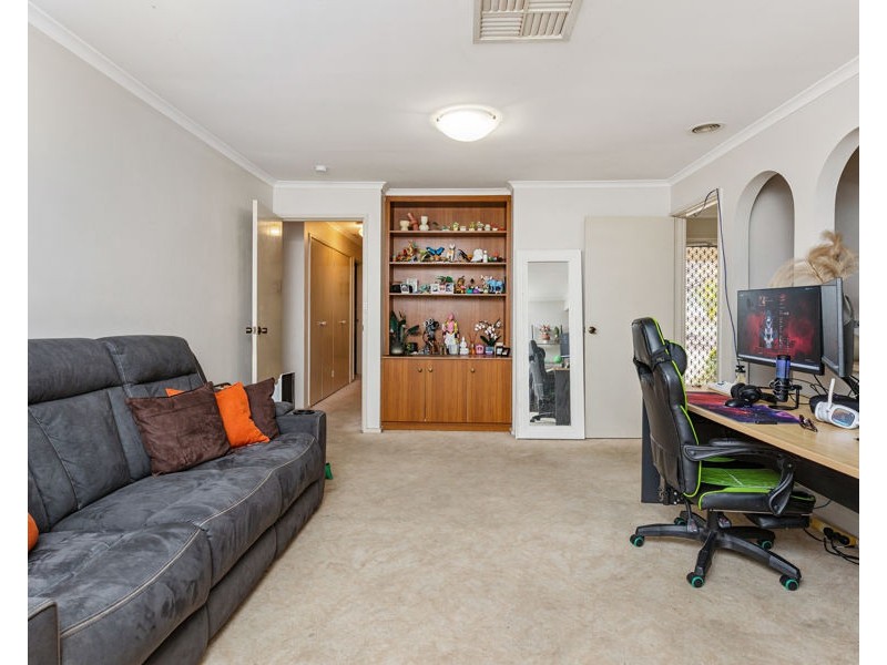 34 OLEANDER CRESCENT, Lake Albert NSW 2650