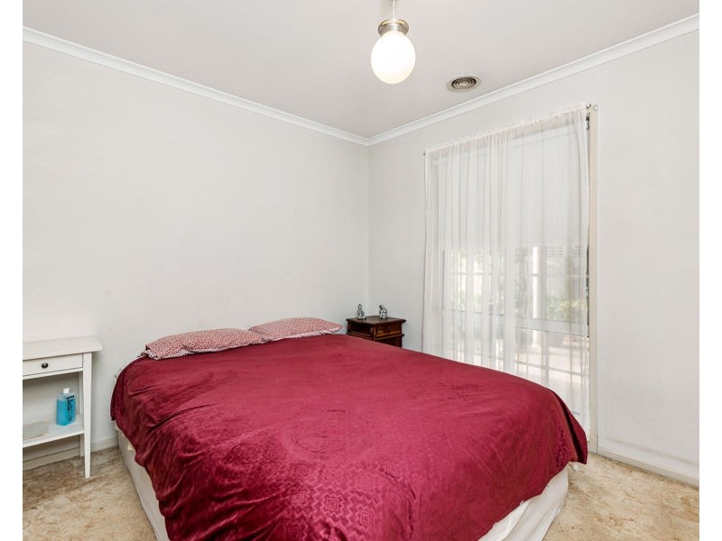 34 OLEANDER CRESCENT, Lake Albert NSW 2650