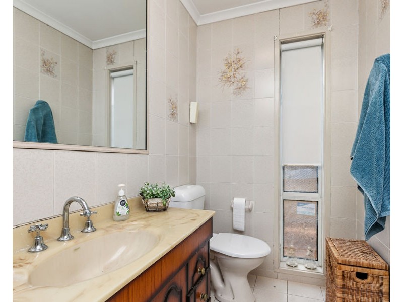 34 OLEANDER CRESCENT, Lake Albert NSW 2650