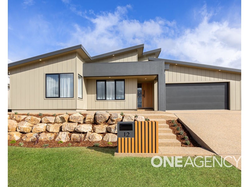 12 LAWRENCE AVENUE, Gobbagombalin NSW 2650