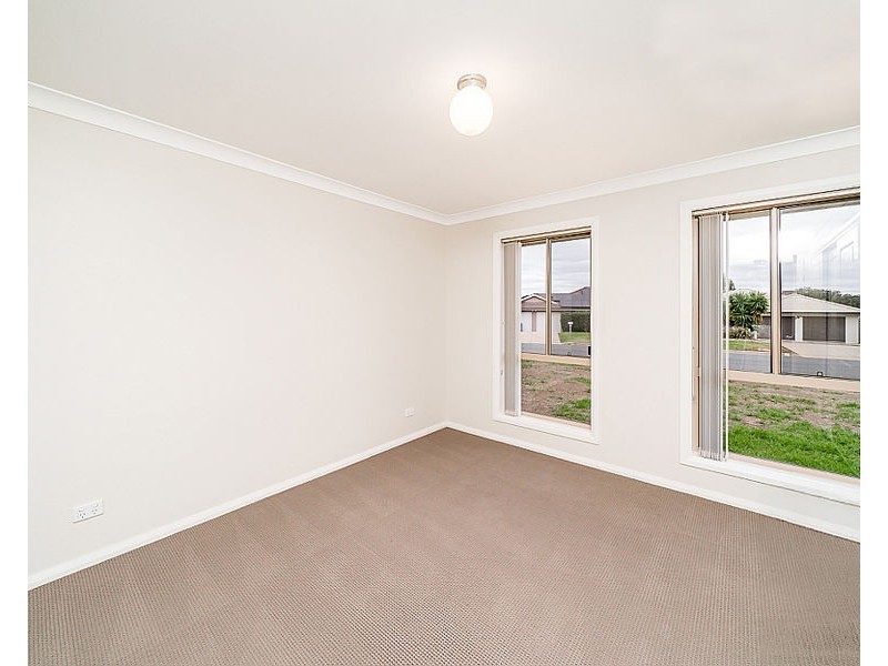 1/3 CARINYA STREET, Glenfield Park NSW 2650