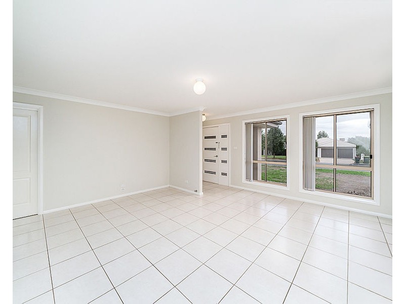 1/3 CARINYA STREET, Glenfield Park NSW 2650
