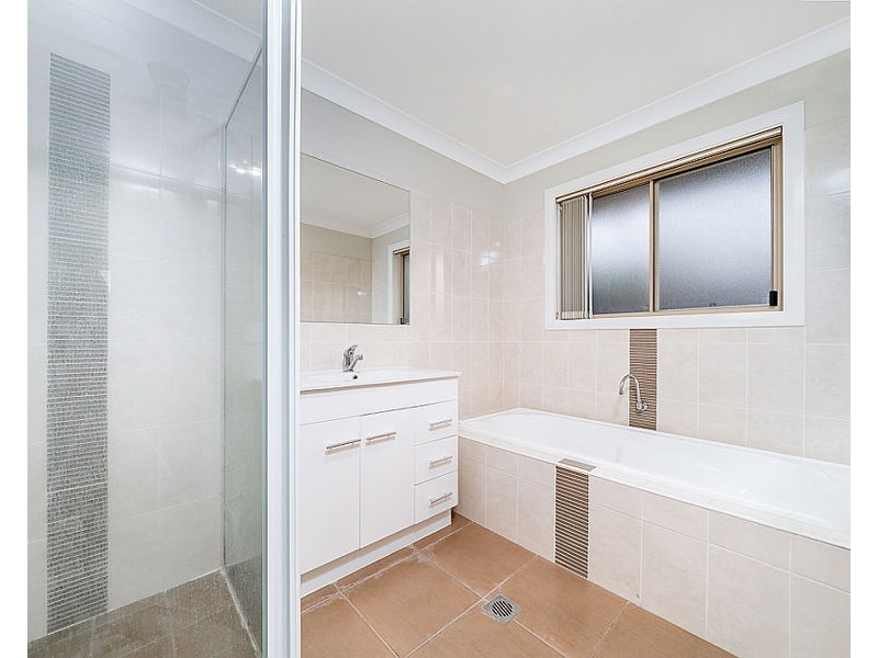 1/3 CARINYA STREET, Glenfield Park NSW 2650