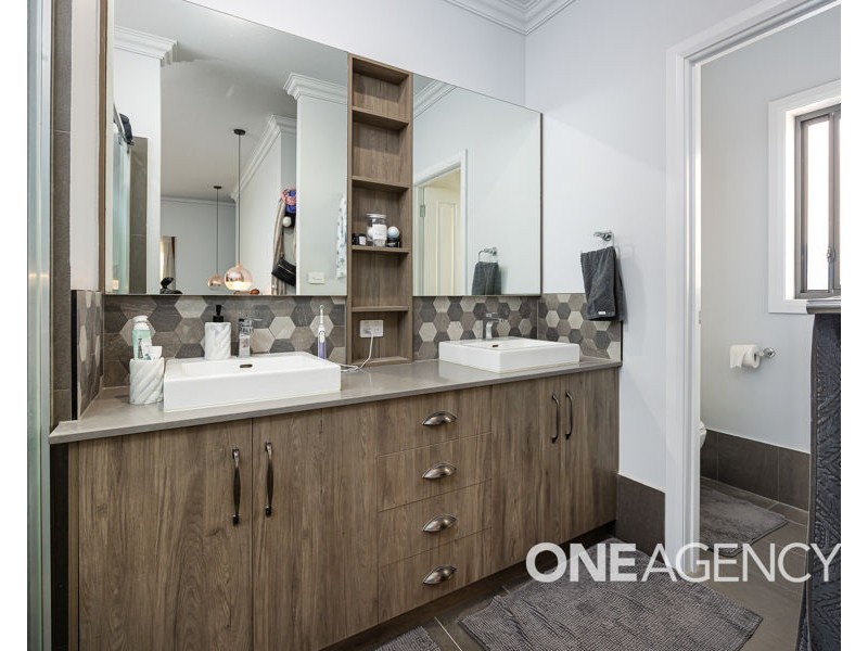 9 BONNER STREET, Lloyd NSW 2650