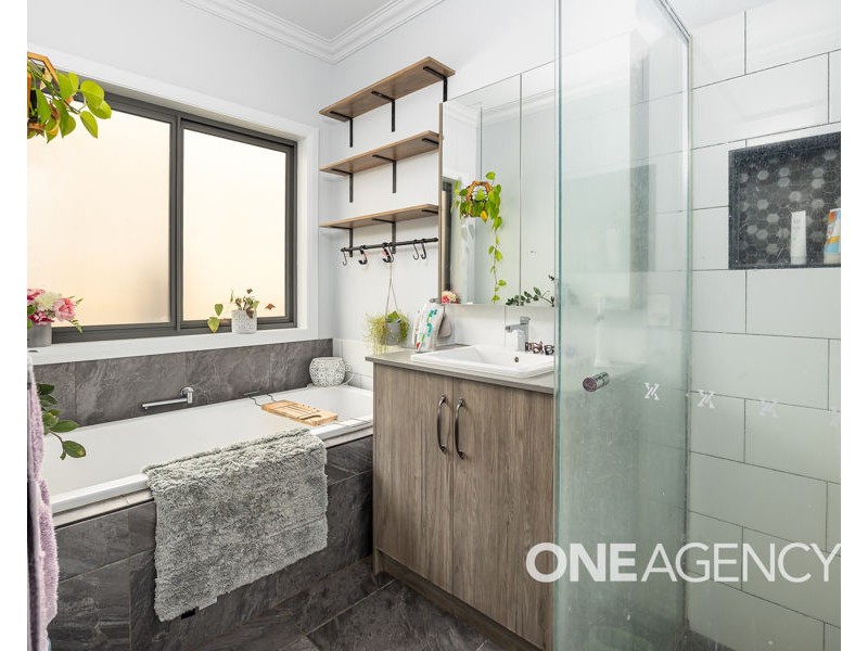 9 BONNER STREET, Lloyd NSW 2650