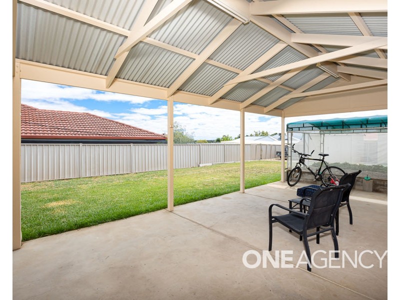 26 KIRRANG AVENUE, Glenfield Park NSW 2650