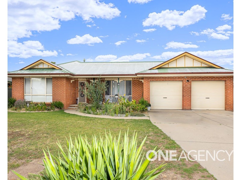 32 YENTOO DRIVE, Glenfield Park NSW 2650
