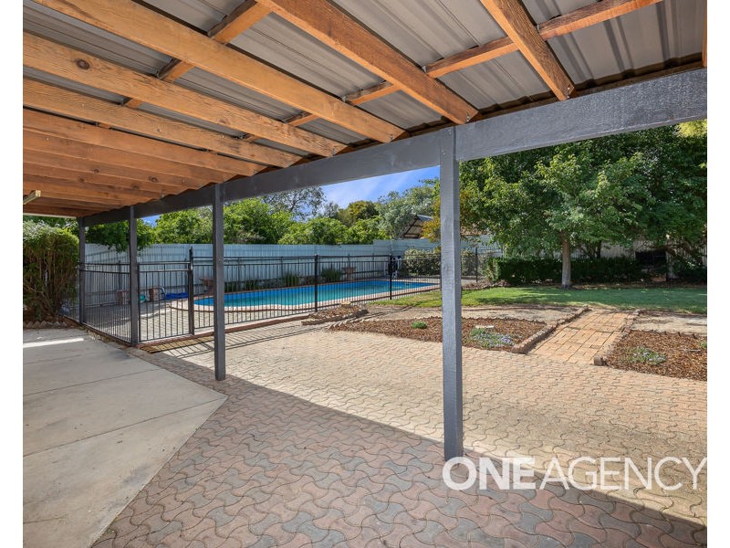 2 MELKIN AVENUE, Glenfield Park NSW 2650