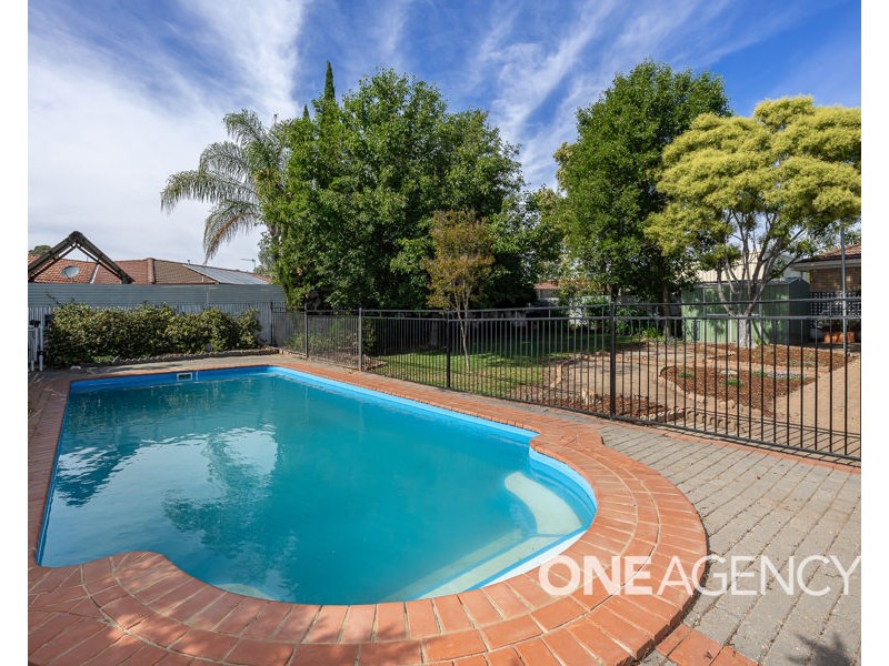 2 MELKIN AVENUE, Glenfield Park NSW 2650