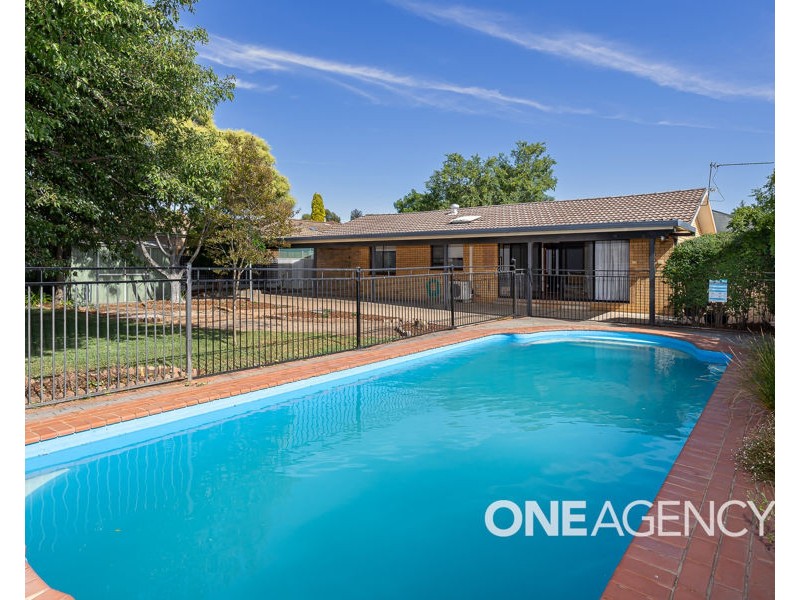 2 MELKIN AVENUE, Glenfield Park NSW 2650