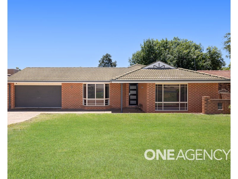 18 BEREMBEE ROAD, Bourkelands NSW 2650