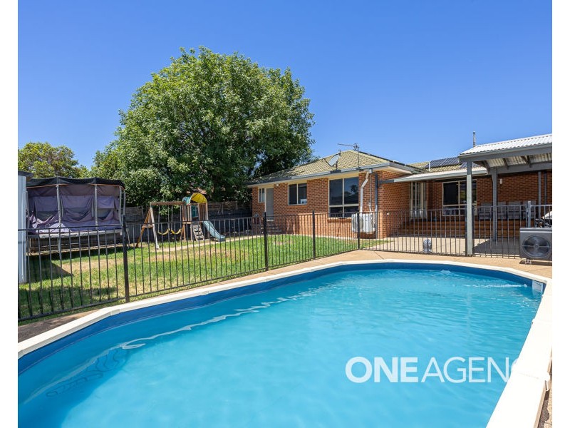 18 BEREMBEE ROAD, Bourkelands NSW 2650