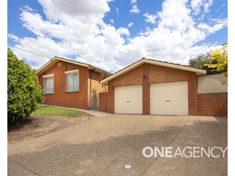 22 SHERWOOD AVENUE, Kooringal NSW 2650