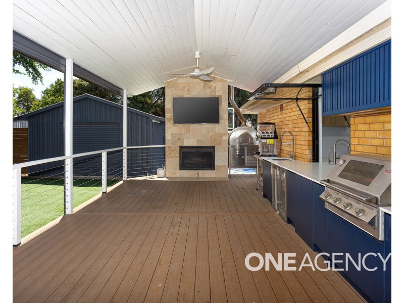 15 JACARANDA DRIVE, Lake Albert NSW 2650