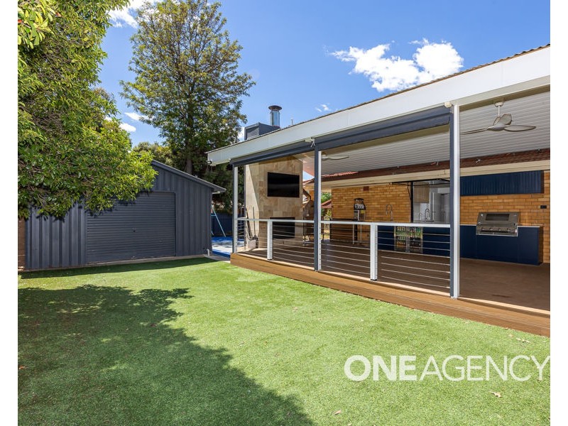 15 JACARANDA DRIVE, Lake Albert NSW 2650