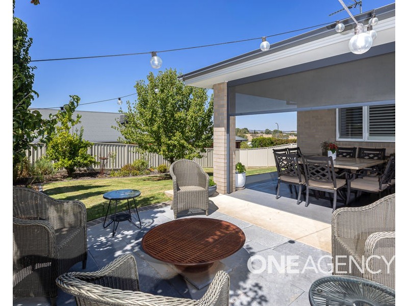 9 BAROSSA STREET, Estella NSW 2650