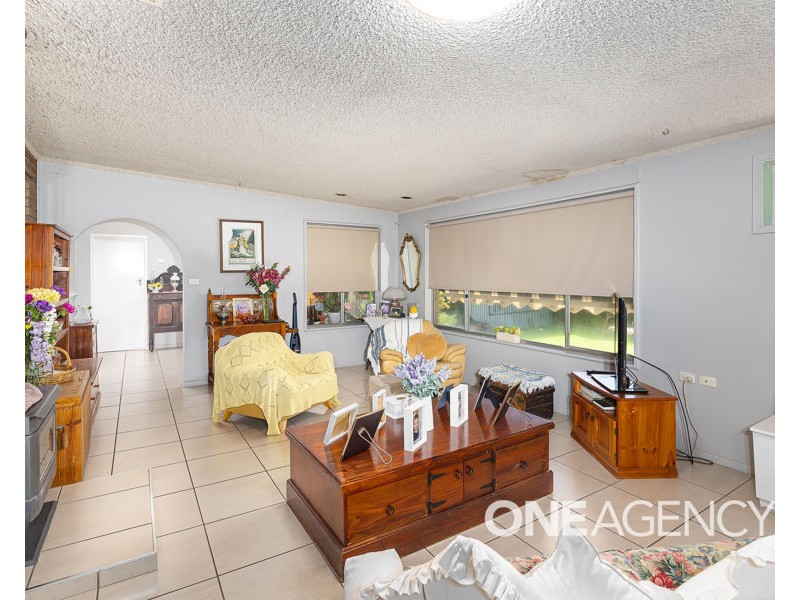 1 HAWKES PLACE, Tolland NSW 2650