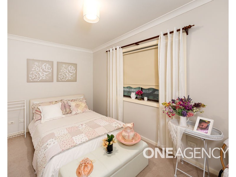 1 HAWKES PLACE, Tolland NSW 2650