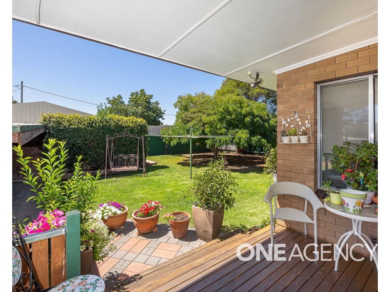 1 HAWKES PLACE, Tolland NSW 2650