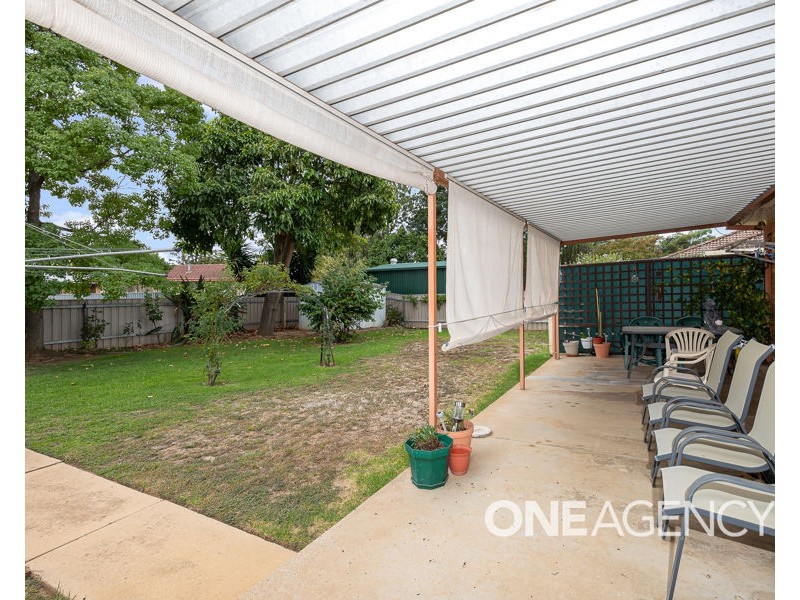 73 HUTHWAITE STREET, Mount Austin NSW 2650