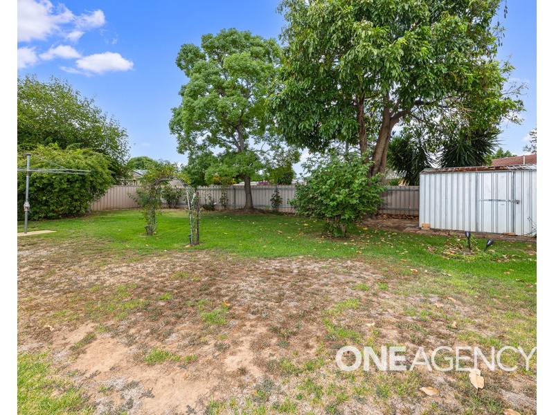 73 HUTHWAITE STREET, Mount Austin NSW 2650