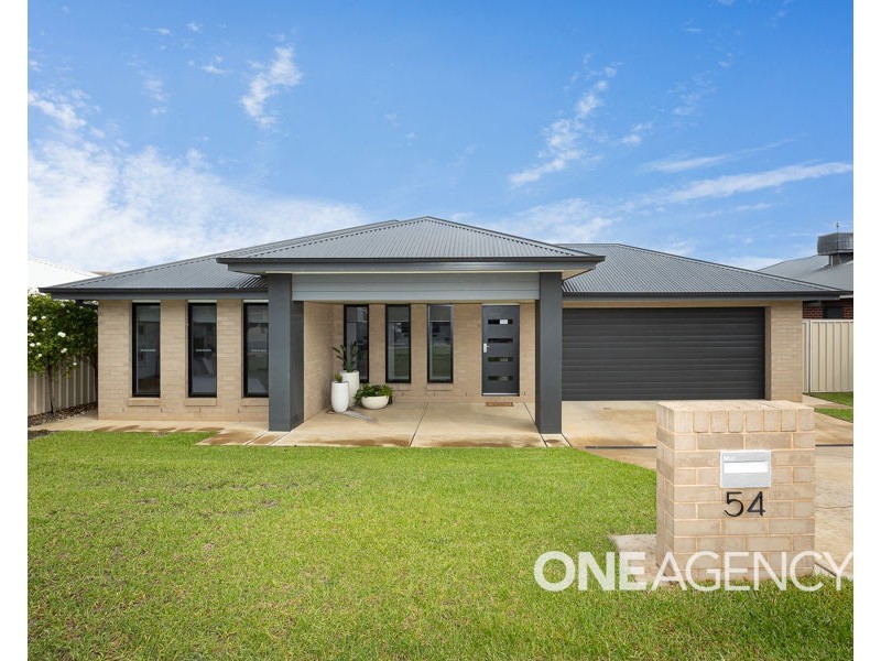 54 PARADISE DRIVE, Gobbagombalin NSW 2650