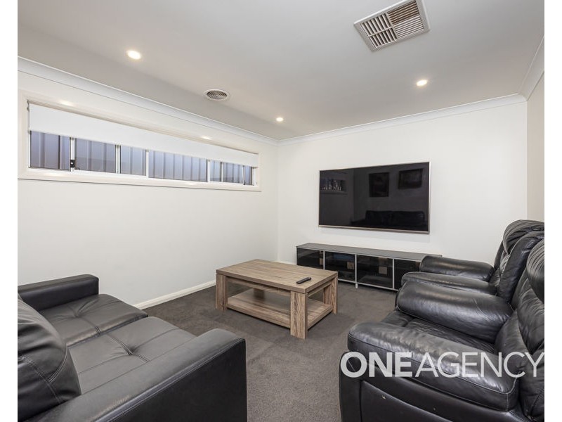 3 ANSETT STREET, Lloyd NSW 2650