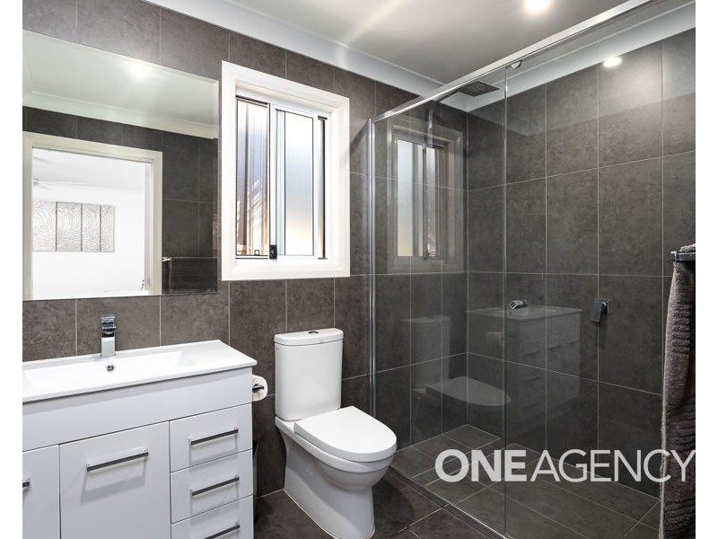 3 ANSETT STREET, Lloyd NSW 2650