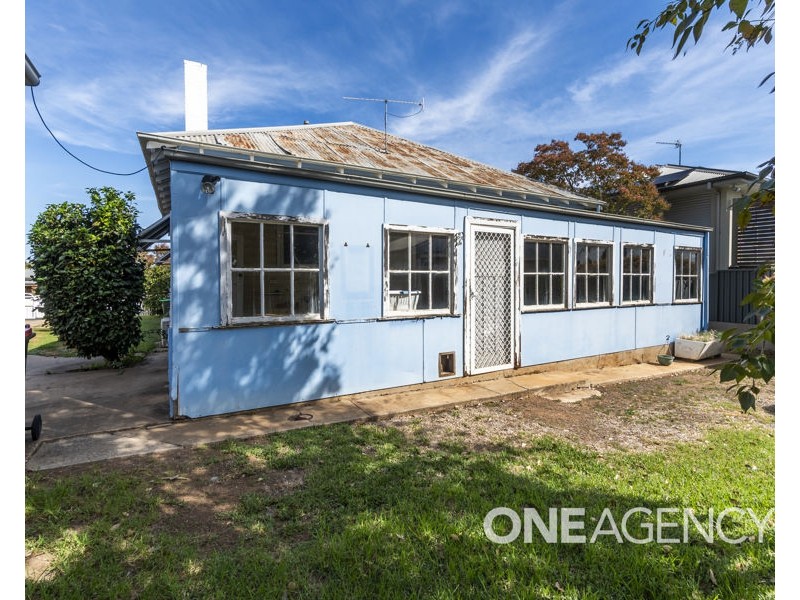 35 WOODEN STREET, Turvey Park NSW 2650