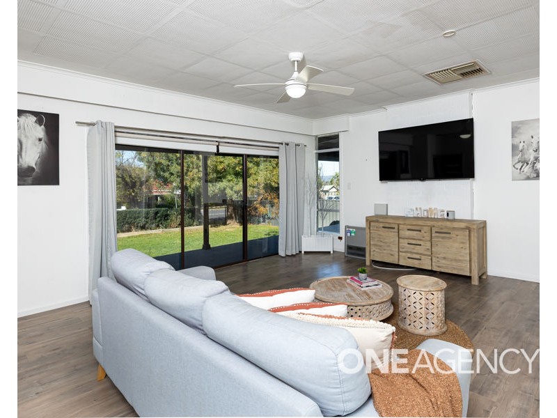 334 LAKE ALBERT ROAD, Kooringal NSW 2650