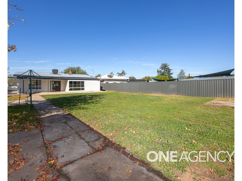 334 LAKE ALBERT ROAD, Kooringal NSW 2650