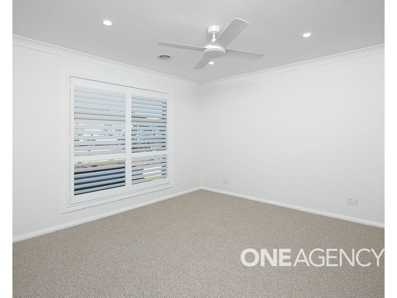 17 LAWRENCE AVENUE, Gobbagombalin NSW 2650
