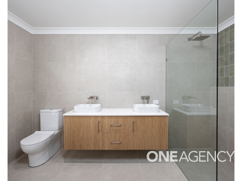 17 LAWRENCE AVENUE, Gobbagombalin NSW 2650
