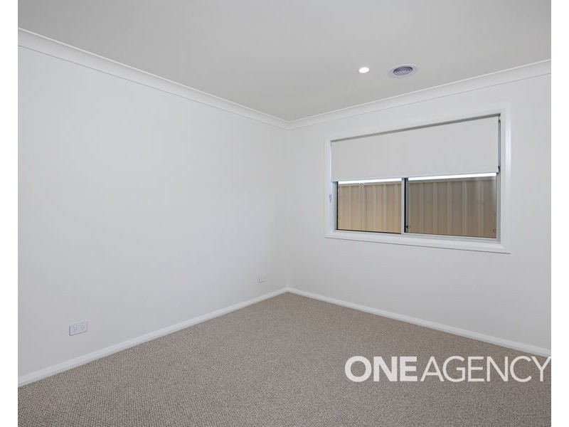 17 LAWRENCE AVENUE, Gobbagombalin NSW 2650