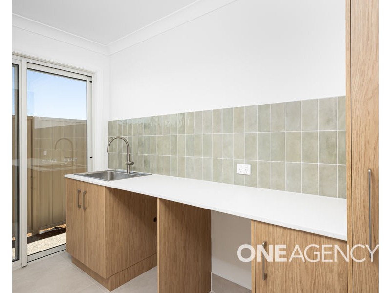 17 LAWRENCE AVENUE, Gobbagombalin NSW 2650