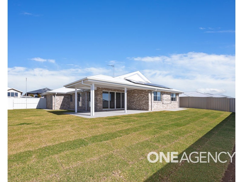 17 LAWRENCE AVENUE, Gobbagombalin NSW 2650