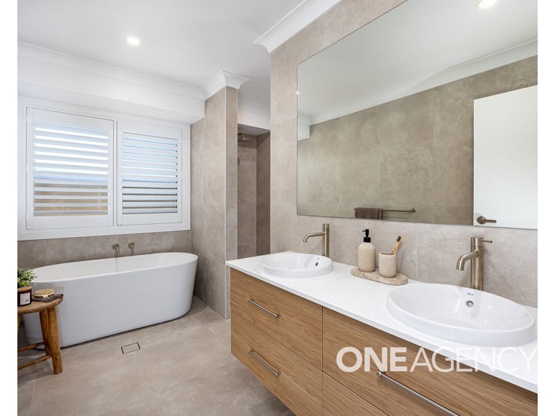 3 LAWRENCE AVENUE, Gobbagombalin NSW 2650