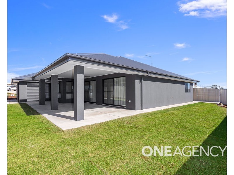 3 LAWRENCE AVENUE, Gobbagombalin NSW 2650