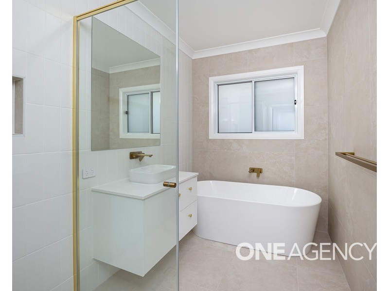 1/16 LAWRENCE AVENUE, Gobbagombalin NSW 2650