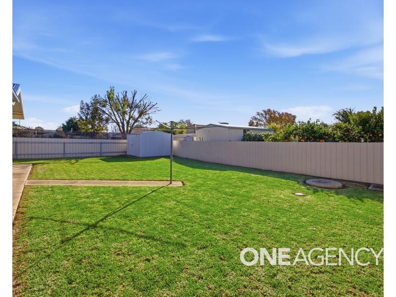 6 WOOMERA PLACE, Glenfield Park NSW 2650