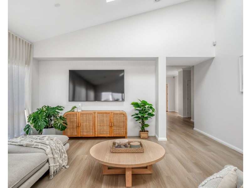 240 MUTTAMA PARADE, Gobbagombalin NSW 2650