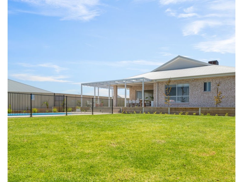 240 MUTTAMA PARADE, Gobbagombalin NSW 2650