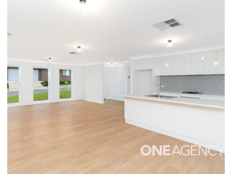20 BEETSON STREET, Boorooma NSW 2650