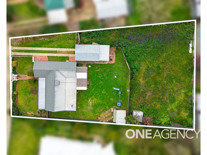 24 THE BOULEVARDE, Kooringal NSW 2650