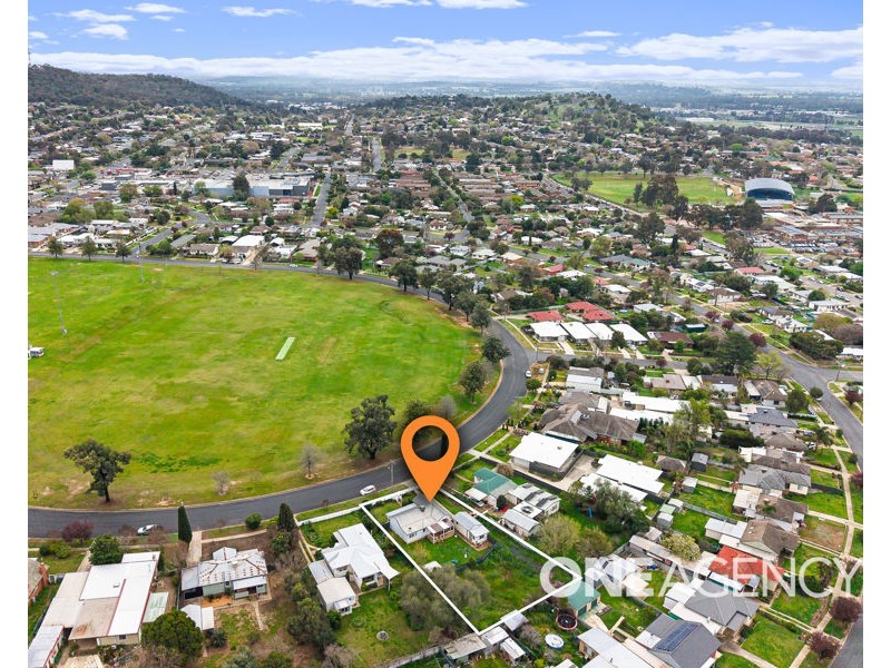 24 THE BOULEVARDE, Kooringal NSW 2650