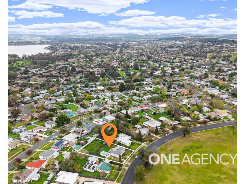24 THE BOULEVARDE, Kooringal NSW 2650