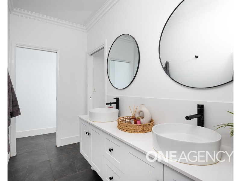 1 MIMOSA STREET, Coolamon NSW 2701
