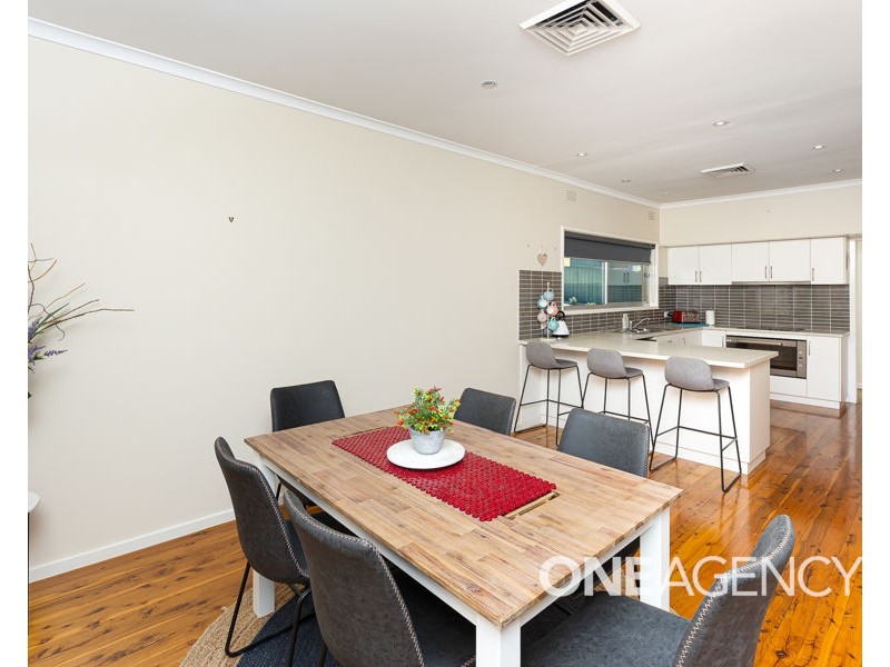 8 WILKS AVENUE, Kooringal NSW 2650